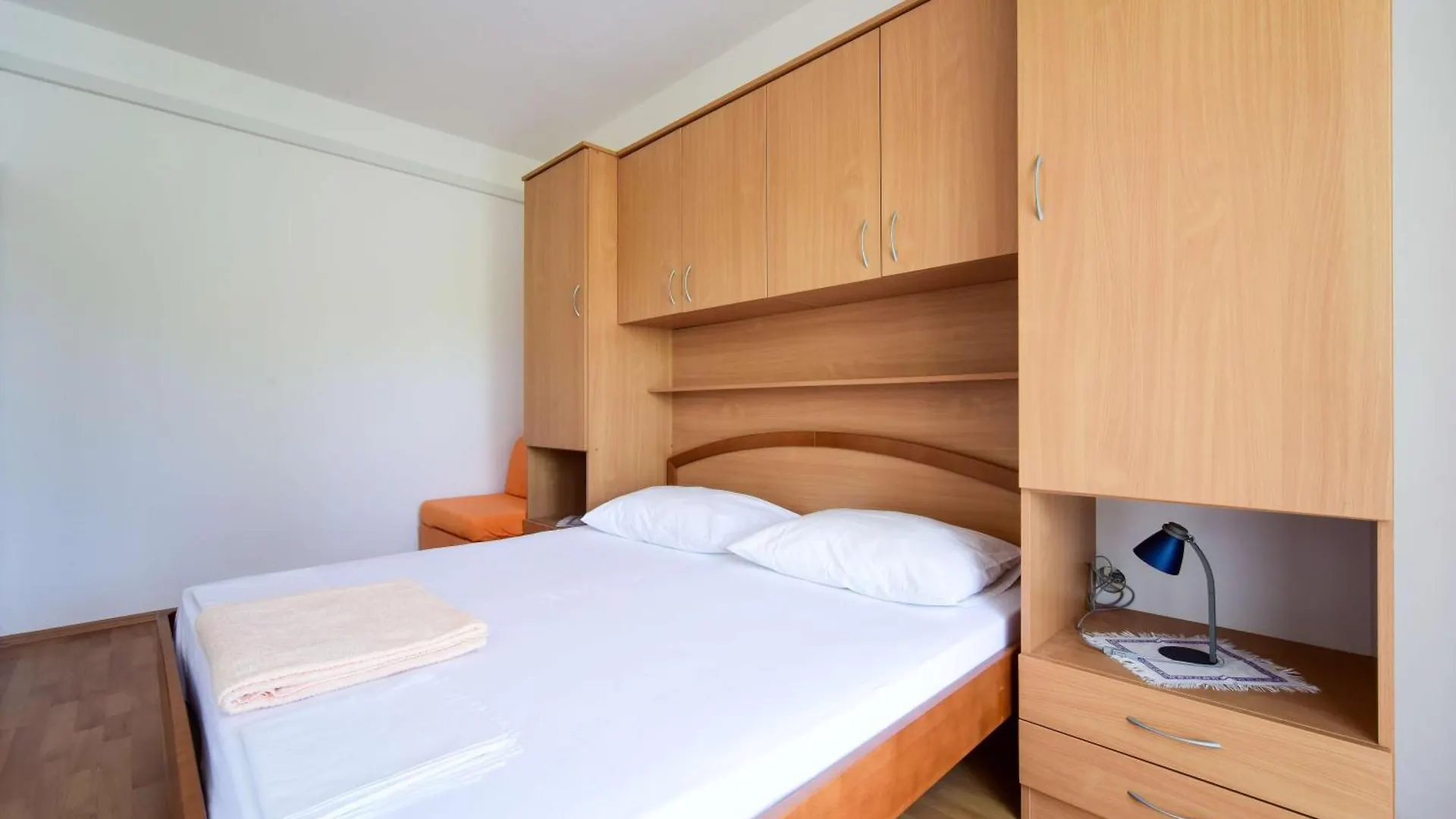 Apartments Mrva Ugljan