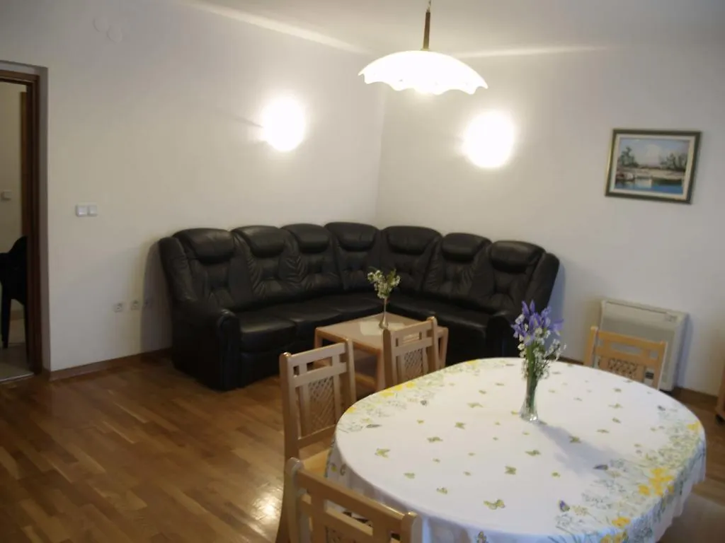 Apartments Mrva Ugljan