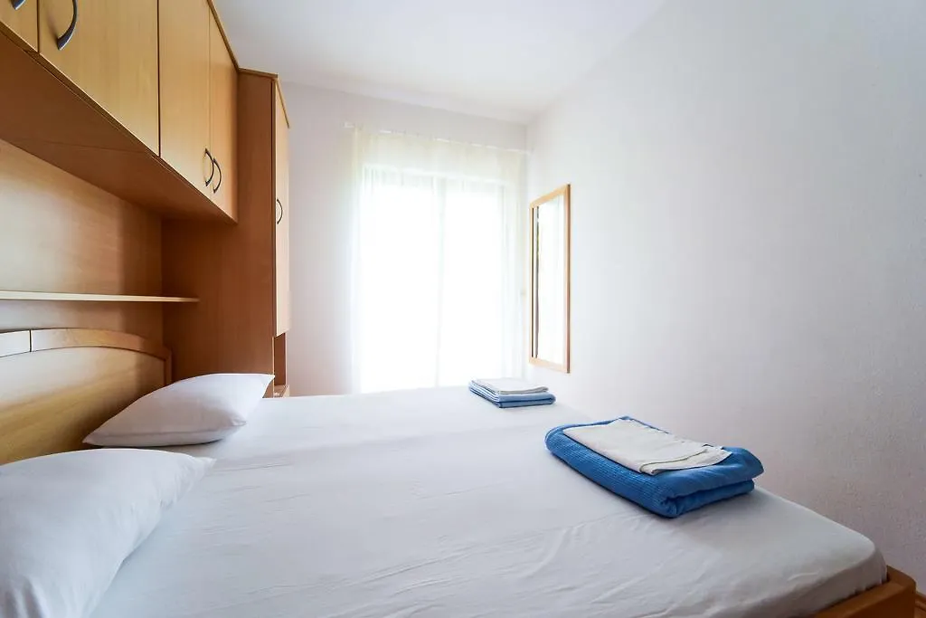 Apartments Mrva Ugljan