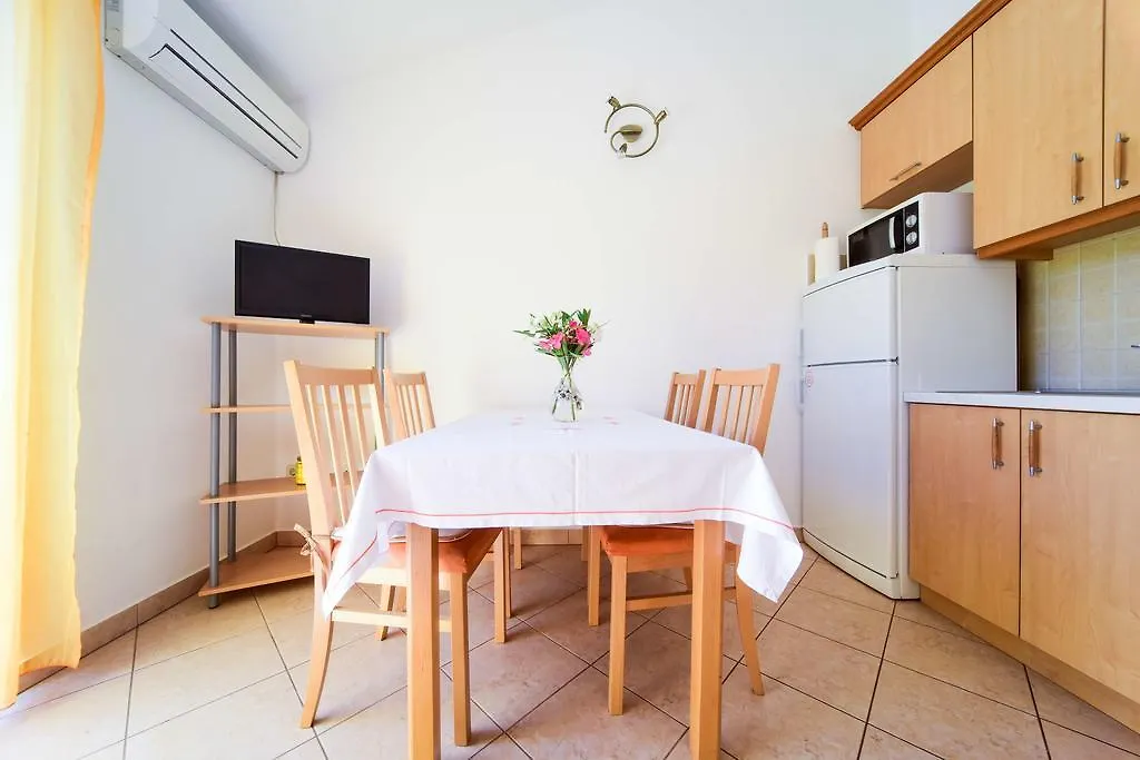 Apartments Mrva Ugljan