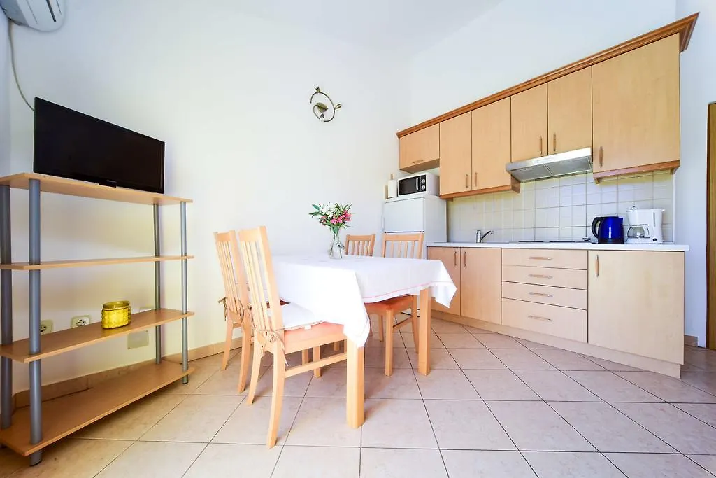 Apartments Mrva Ugljan