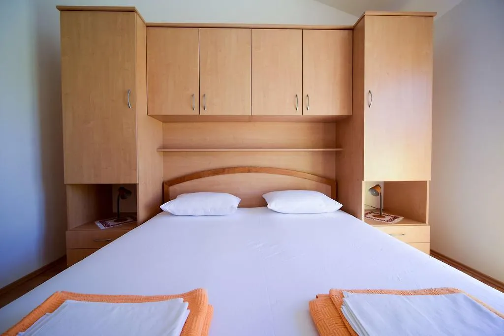 Apartments Mrva Ugljan Kroatië
