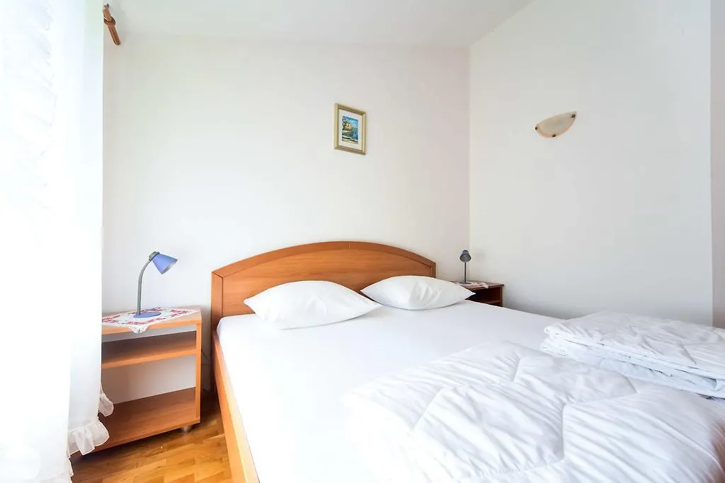 Apartments Mrva Ugljan