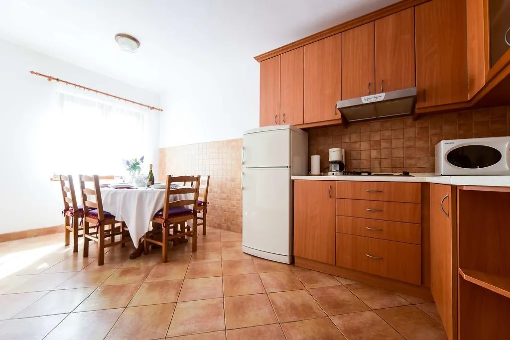 Apartments Mrva Ugljan Kroatië