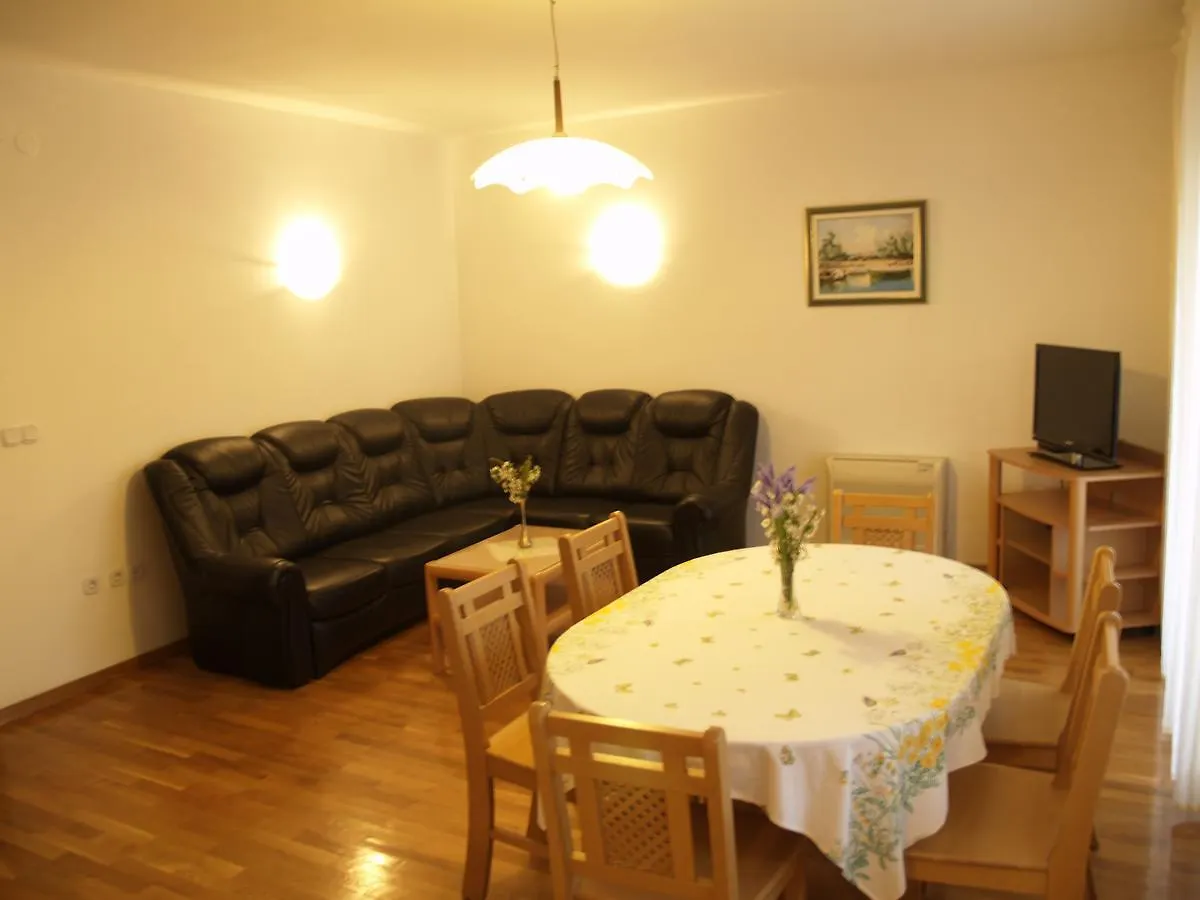 Apartments Mrva Ugljan
