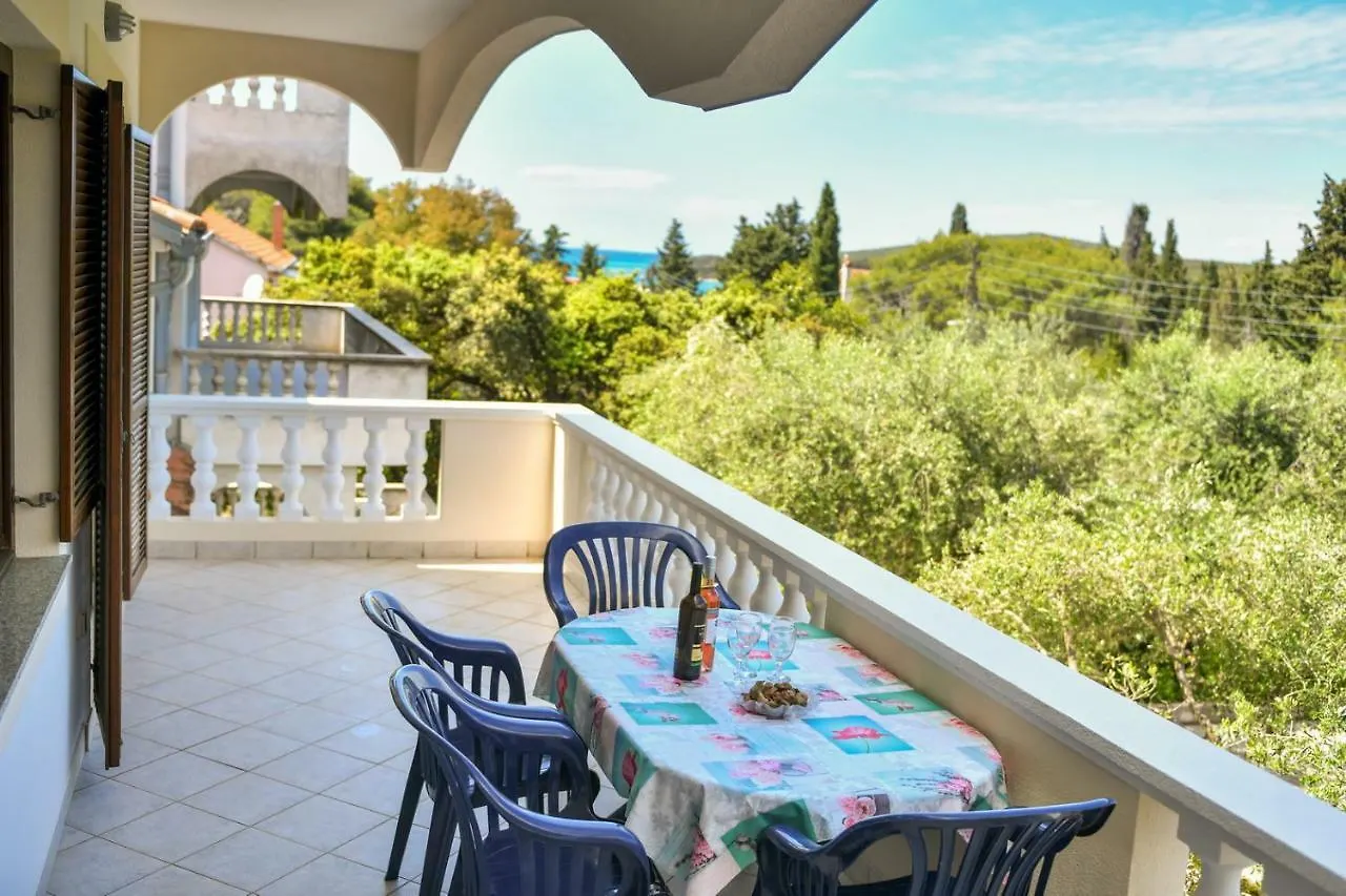 Apartments Mrva Ugljan Kroatië