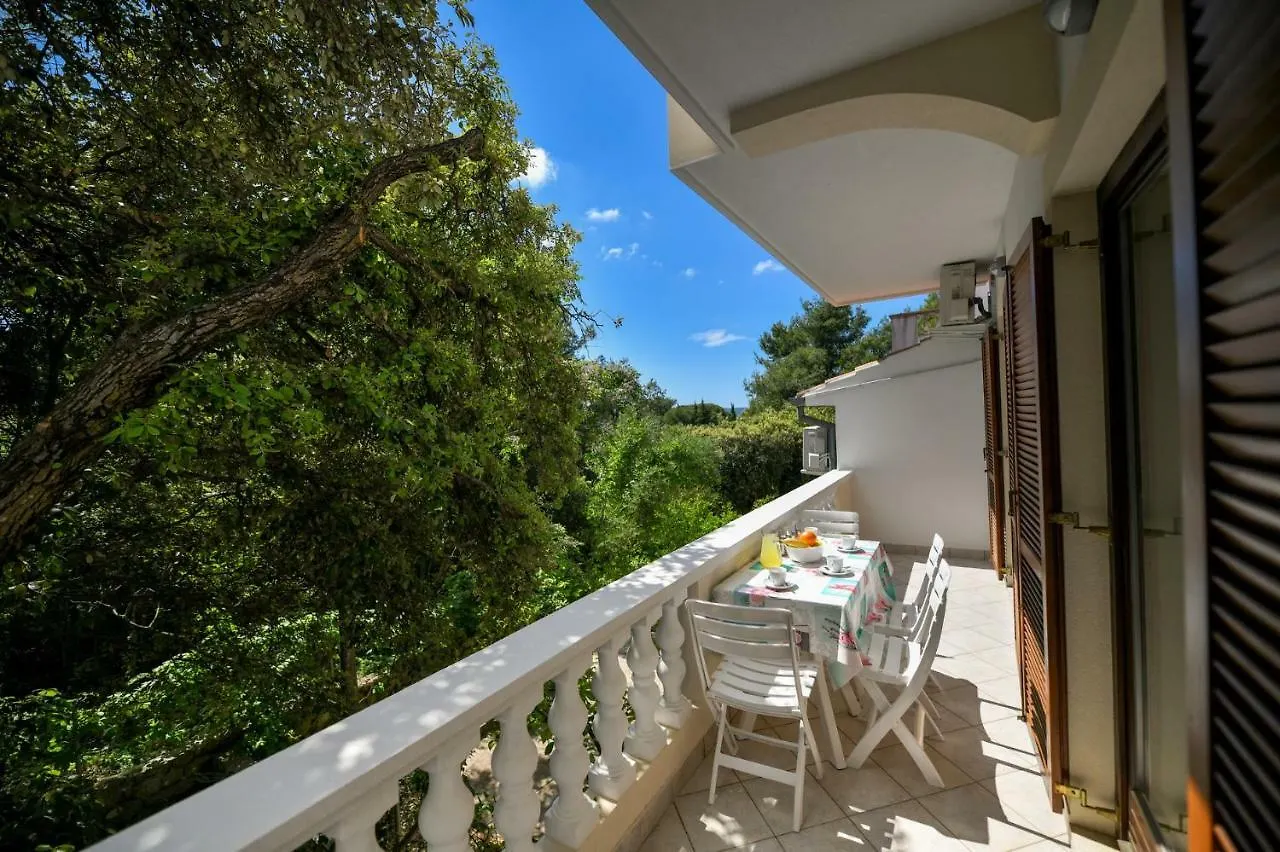 Apartments Mrva Ugljan Kroatië