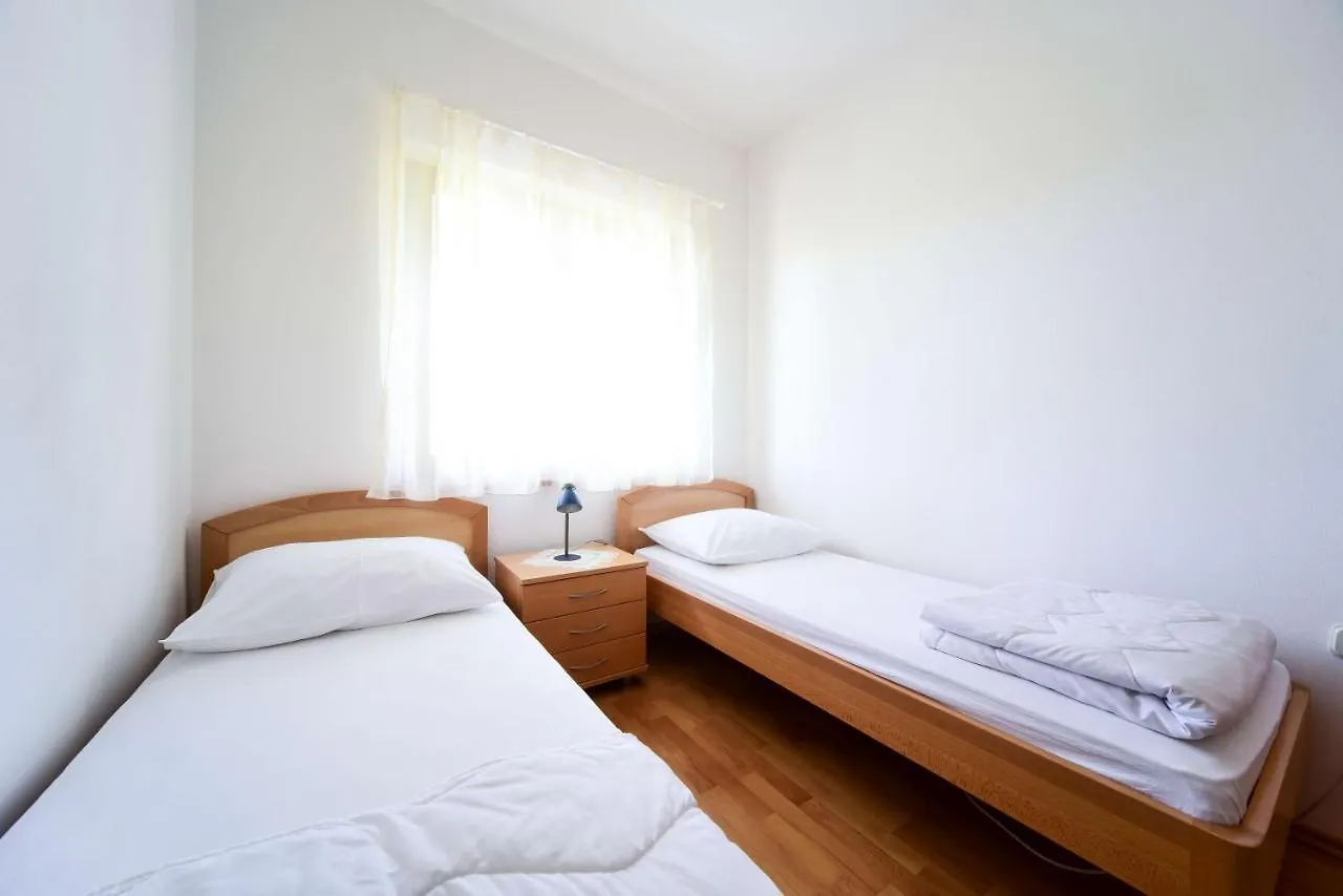 Apartments Mrva Ugljan